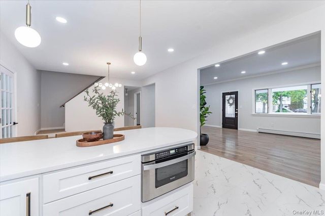 41 S Oregon Road, West Babylon, NY 11704