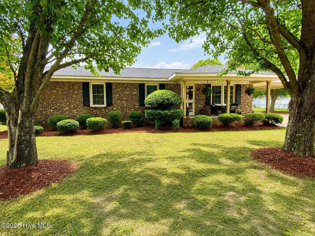 2943 Cherry Lane, Kinston, NC 28504