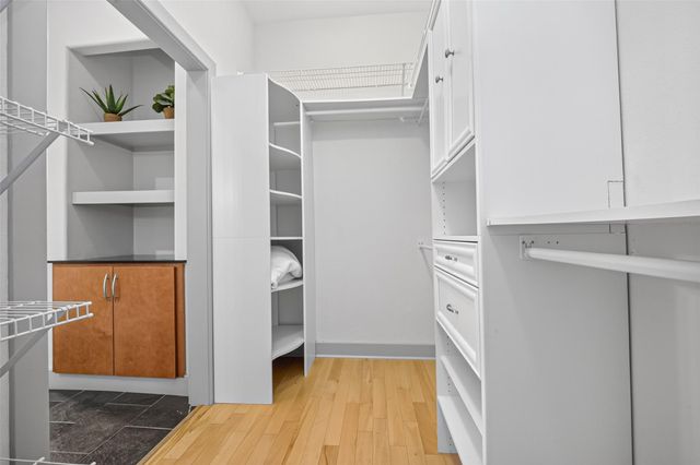1901 Post Oak Boulevard 3210, Houston, TX 77056