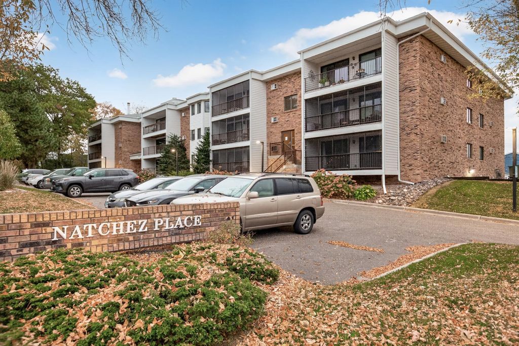 4625 Minnetonka Boulevard 202, Saint Louis Park, MN 55416 — exterior