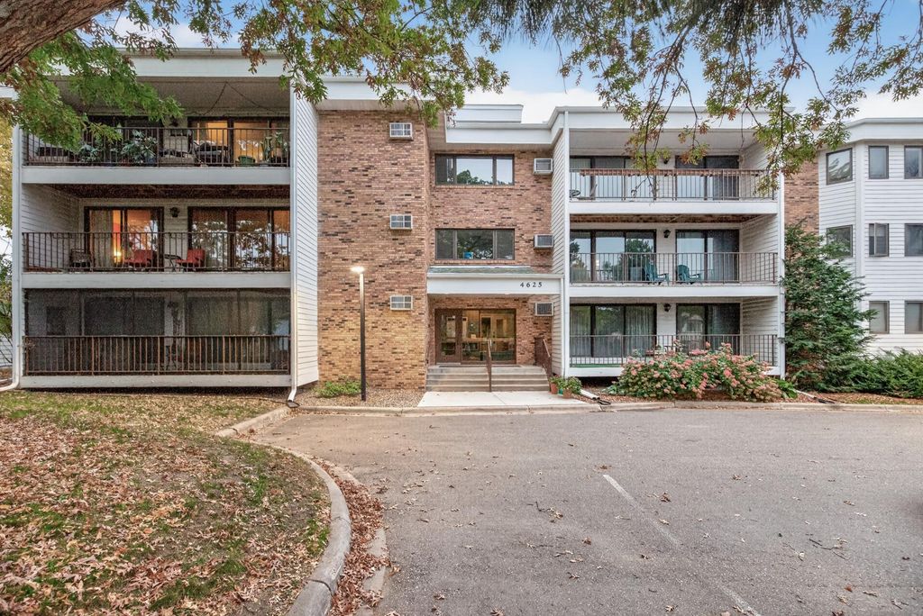 4625 Minnetonka Boulevard 202, Saint Louis Park, MN 55416 — photo 2