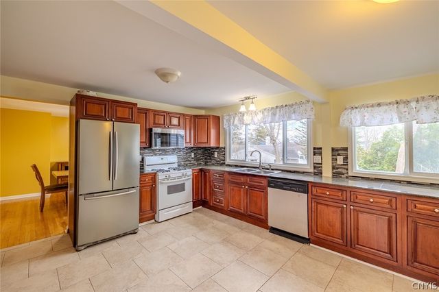 110 Harts Hill Terrace, Whitestown, NY 13492