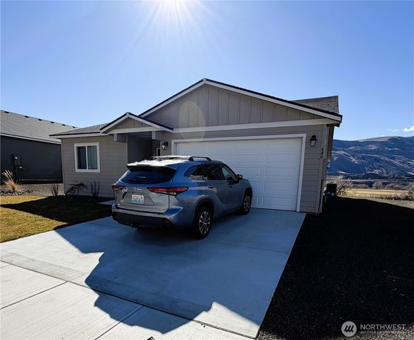 486 Hammond Lane, Rock Island, WA 98850