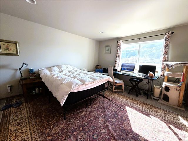 486 Hammond Lane, Rock Island, WA 98850