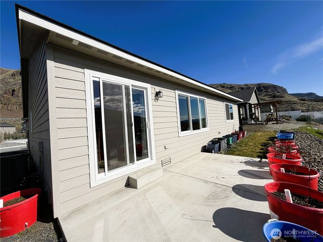 486 Hammond Lane, Rock Island, WA 98850