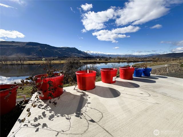 486 Hammond Lane, Rock Island, WA 98850