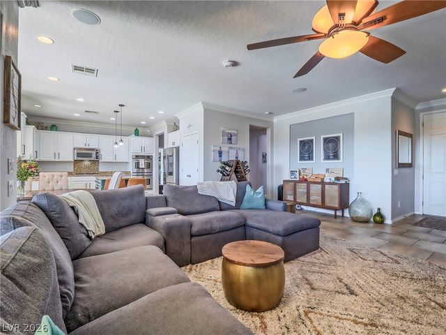 6909 Clewiston Avenue, Las Vegas, NV 89131