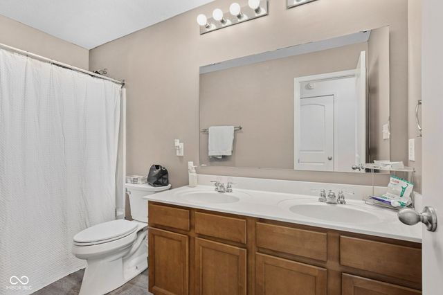 4229 Amesbury Place, Westfield, IN 46062