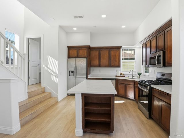 4424 Streamside Dr, Santa Rosa, CA 95409