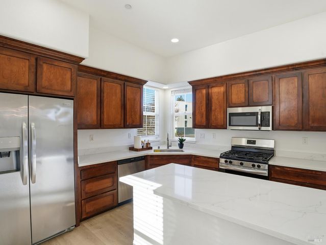 4424 Streamside Dr, Santa Rosa, CA 95409