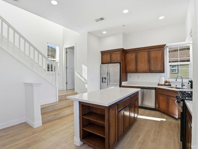 4424 Streamside Dr, Santa Rosa, CA 95409