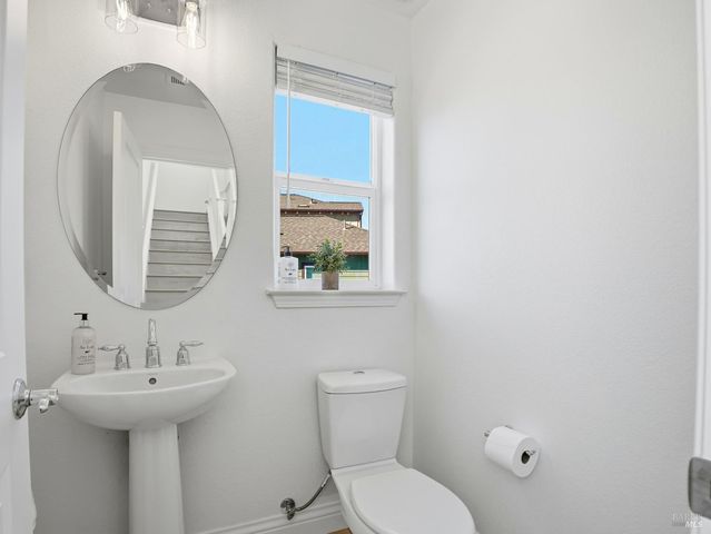 4424 Streamside Dr, Santa Rosa, CA 95409