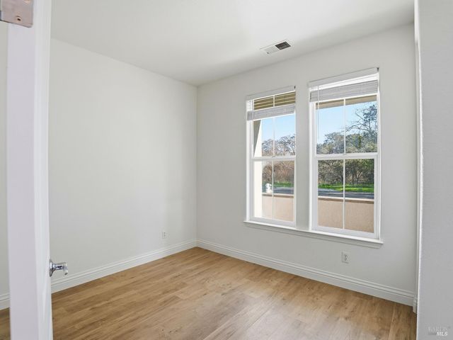 4424 Streamside Dr, Santa Rosa, CA 95409