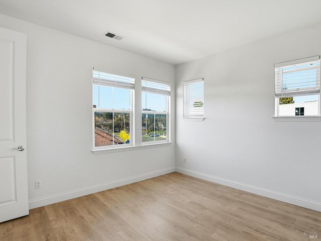 4424 Streamside Dr, Santa Rosa, CA 95409