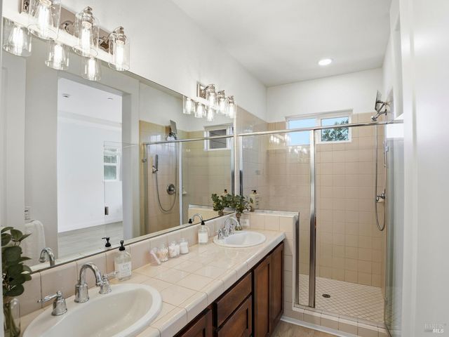 4424 Streamside Dr, Santa Rosa, CA 95409