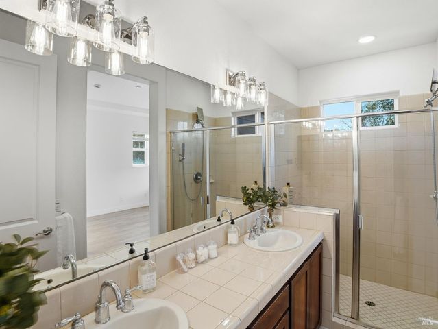 4424 Streamside Dr, Santa Rosa, CA 95409