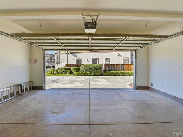 4424 Streamside Dr, Santa Rosa, CA 95409