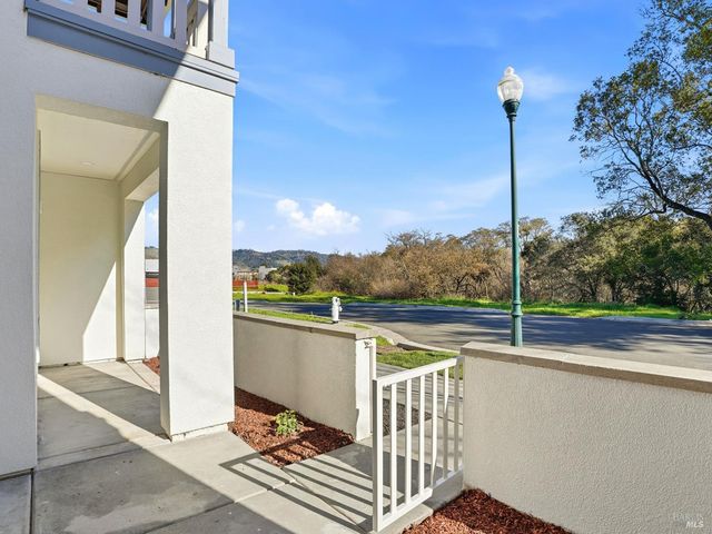 4424 Streamside Dr, Santa Rosa, CA 95409