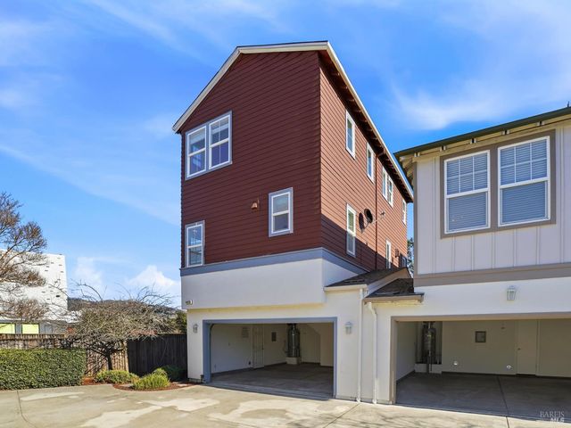 4424 Streamside Dr, Santa Rosa, CA 95409