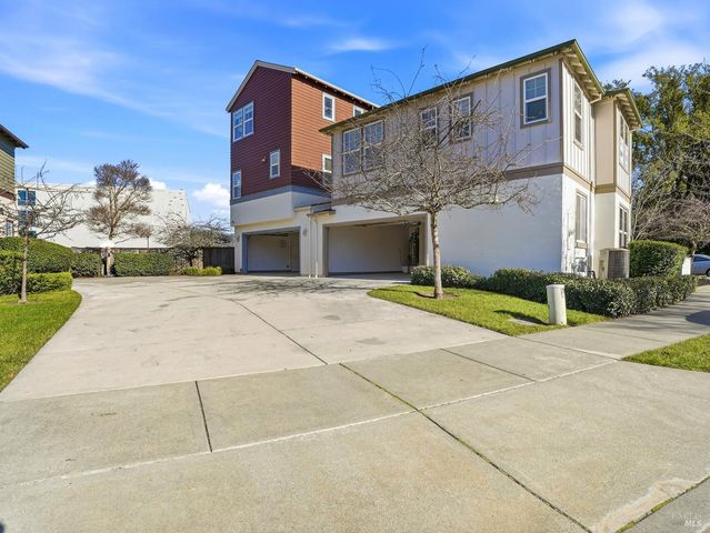 4424 Streamside Dr, Santa Rosa, CA 95409