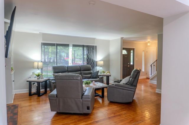 1400 N Hague Avenue, Columbus, OH 43204