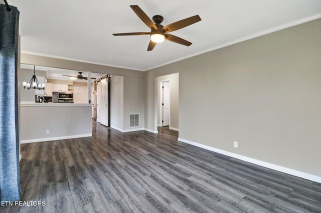 114 Lakeshire Drive, Crossville, TN 38558