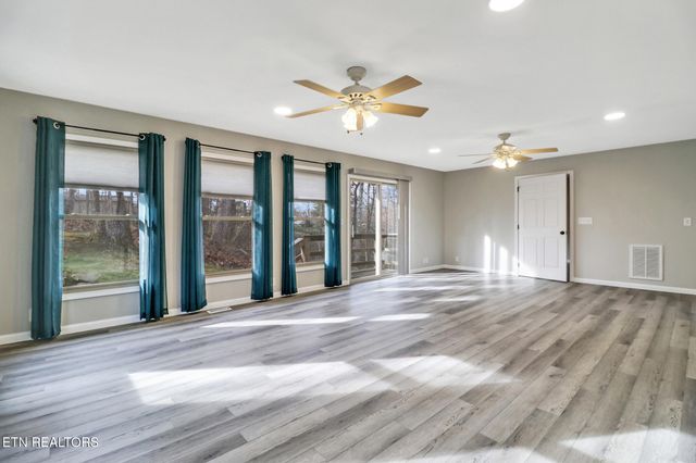 114 Lakeshire Drive, Crossville, TN 38558