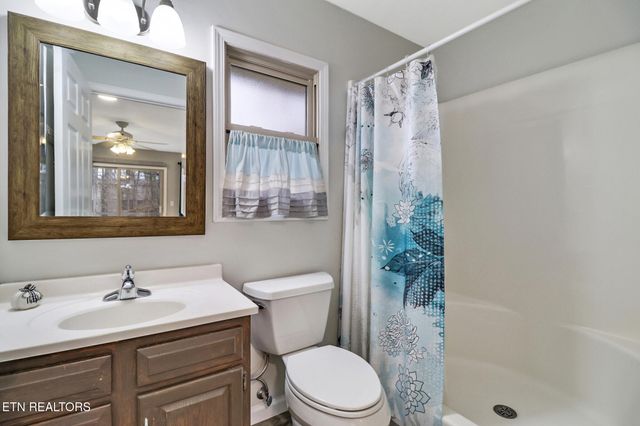 114 Lakeshire Drive, Crossville, TN 38558