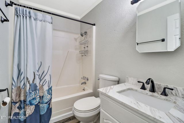 114 Lakeshire Drive, Crossville, TN 38558