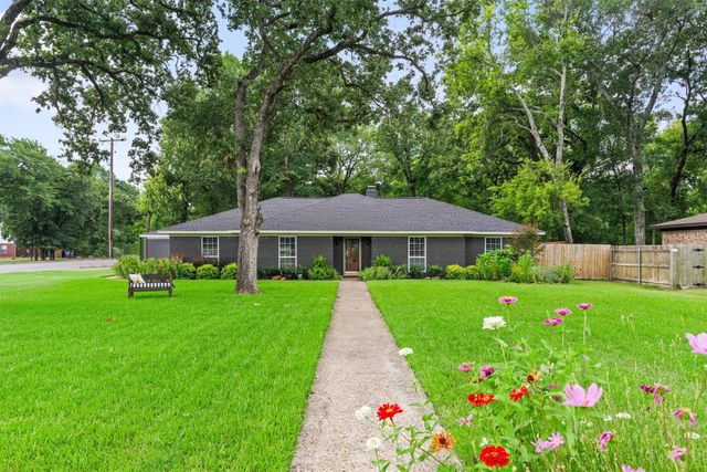 1401 Bowie Circle, Corsicana, TX 75110