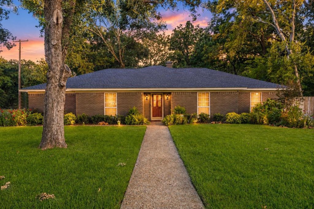 1401 Bowie Circle, Corsicana, TX 75110