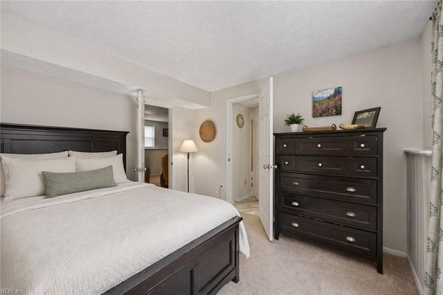 7 Cathy DR, Newport News, VA 23608