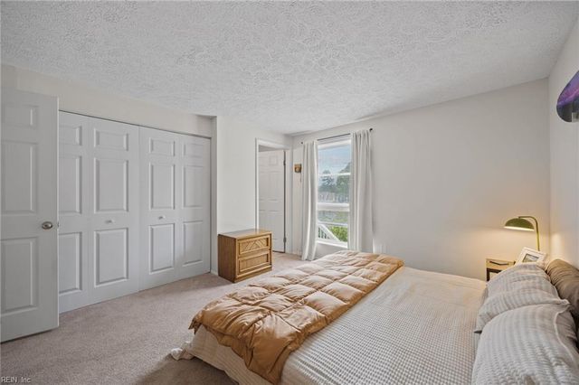 7 Cathy DR, Newport News, VA 23608