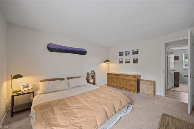 7 Cathy DR, Newport News, VA 23608