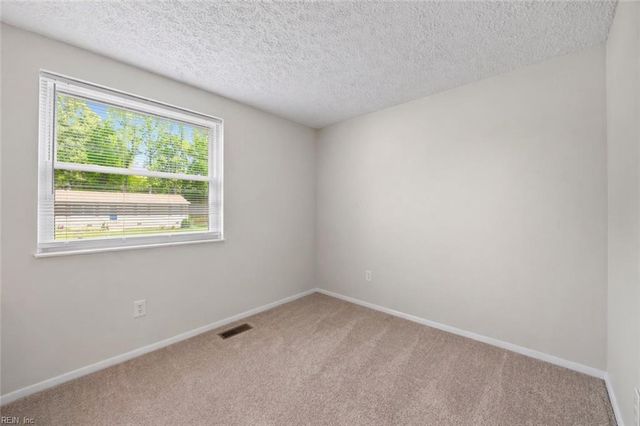 7 Cathy DR, Newport News, VA 23608