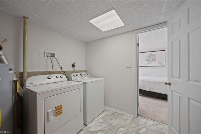 7 Cathy DR, Newport News, VA 23608