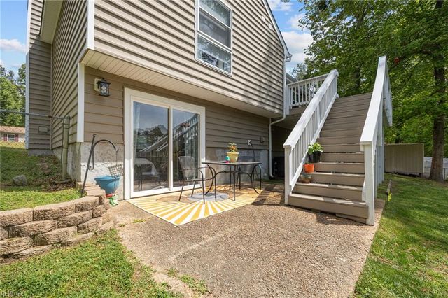 7 Cathy DR, Newport News, VA 23608