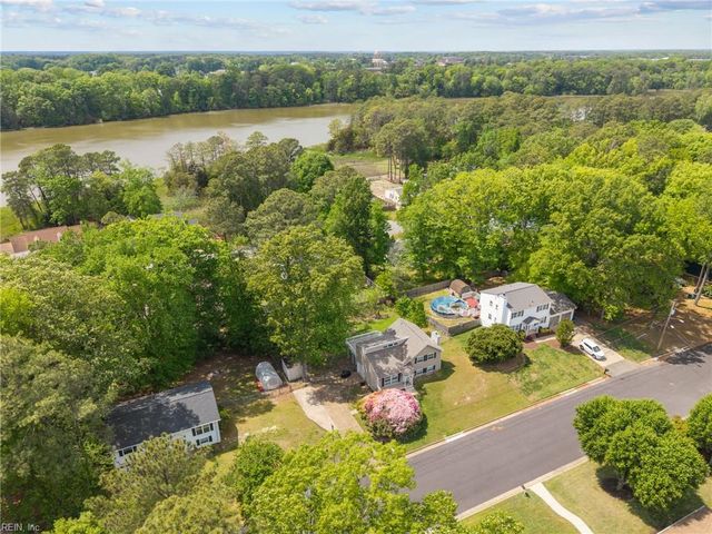 7 Cathy DR, Newport News, VA 23608