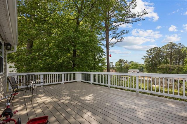 7 Cathy DR, Newport News, VA 23608