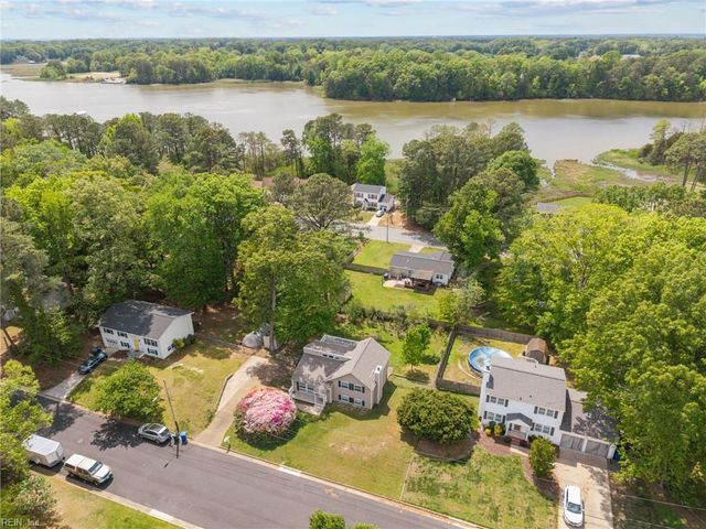 7 Cathy DR, Newport News, VA 23608