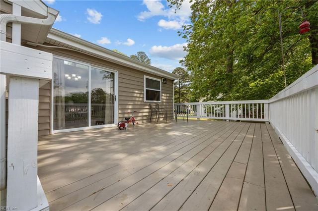 7 Cathy DR, Newport News, VA 23608