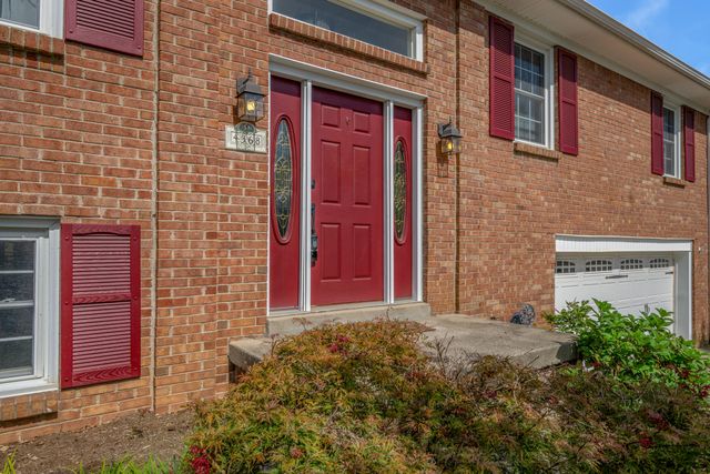 4368 Clemens Drive, Lexington, KY 40514