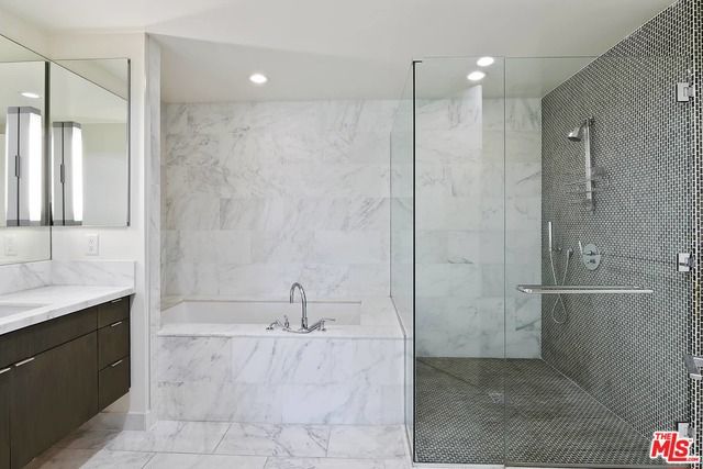 1705 Ocean Avenue 206, Santa Monica, CA 90401