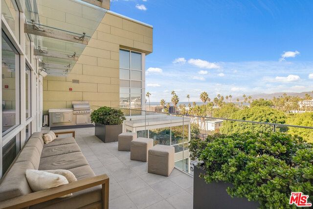 1705 Ocean Avenue 206, Santa Monica, CA 90401
