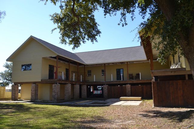 129 Summers Lane, Golden Meadow, LA 70357