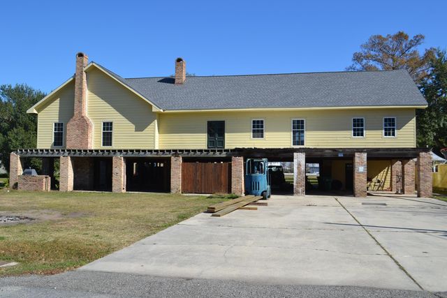 129 Summers Lane, Golden Meadow, LA 70357