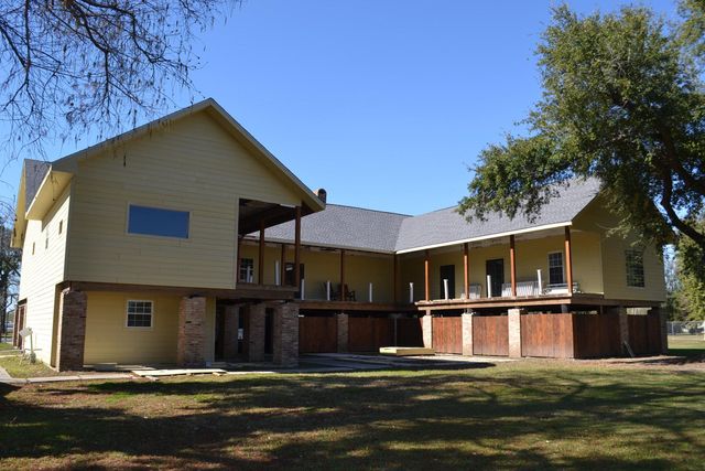 129 Summers Lane, Golden Meadow, LA 70357