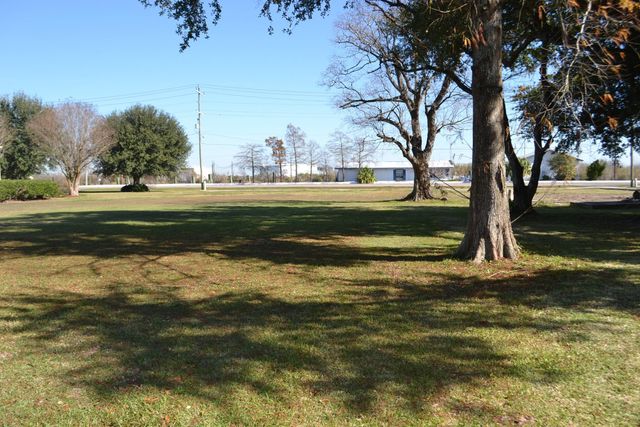 129 Summers Lane, Golden Meadow, LA 70357