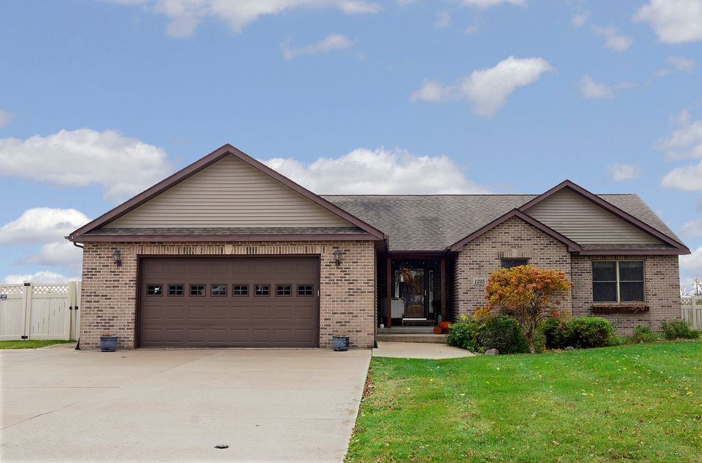 1235 Edna Circle, Ottawa, IL 61350