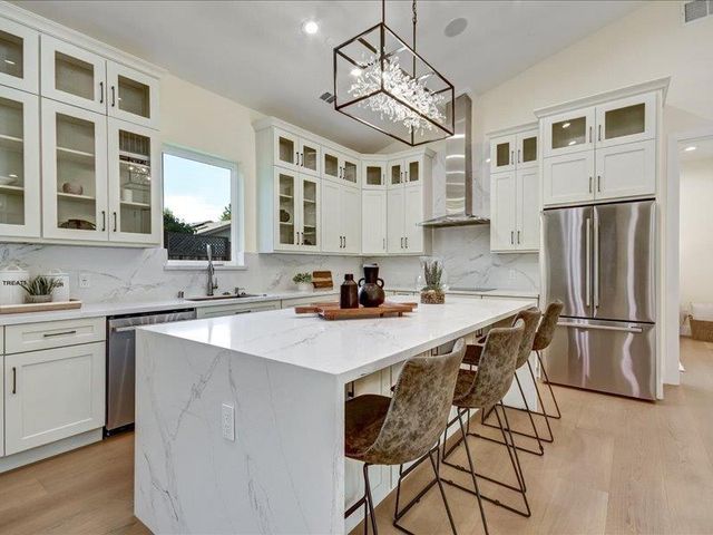 11730 Par Avenue, Los Altos, CA 94024